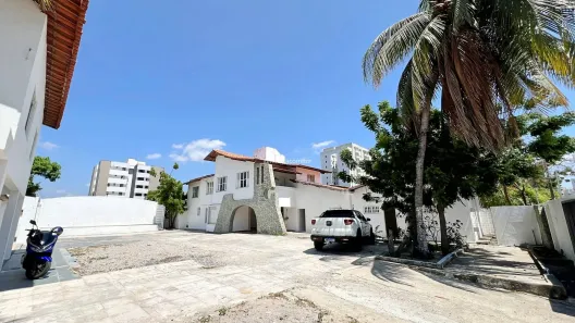 Casa com 5 Quartos à venda, 400m² no Manuel Dias Branco, Fortaleza