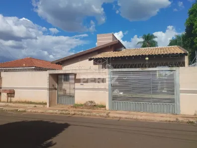 Casa com 3 Quartos à venda, 205m² no Vila Santa Luzia, Campo Grande