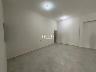 Ponto Comercial para alugar, 100m² no Saraiva, Uberlândia