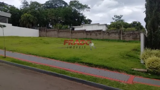 Lote/Terreno à venda, 739m² no Conjunto Habitacional Inocente Vila Nova Júnior, Maringá