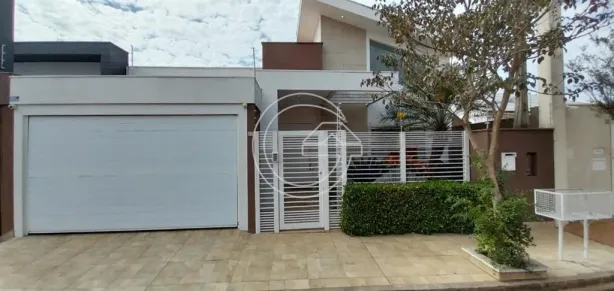 Casa com 3 Quartos à venda, 336m² no Centro, Marília