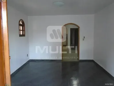 Casa com 3 Quartos à venda, 224m² no Cidade Jardim, Uberlândia