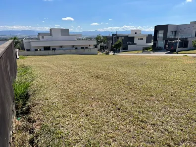 Lote/Terreno à venda, 300m² no Condomínio Terras do Vale, Caçapava