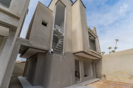 Sobrado com 3 Quartos à venda, 128m² no Capão Raso, Curitiba