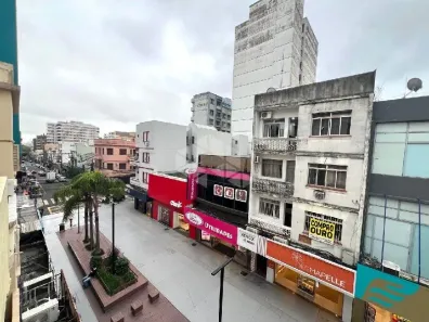 Apartamento com 3 Quartos para alugar, 120m² no Centro, Santa Maria