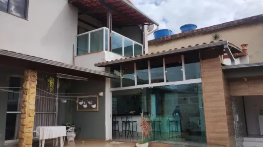 Casa com 3 Quartos à venda, 360m² no Vale das Amendoeiras, Contagem