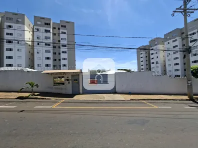 Apartamento com 2 Quartos para alugar, 48m² no Dona Zulmira, Uberlândia