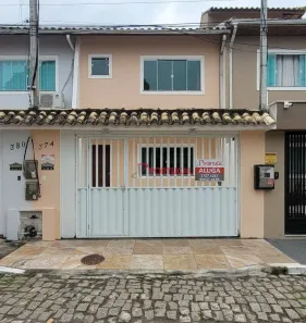 Casa com 2 Quartos para alugar, 95m² no Mirante da Lagoa, Macaé