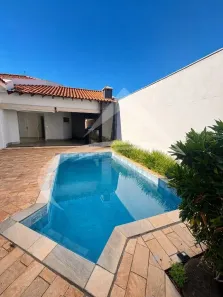 Casa com 3 Quartos para alugar, 231m² no Aeroporto, Araçatuba