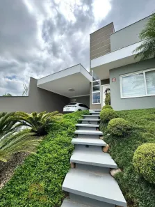 Casa com 3 Quartos à venda, 240m² no Floresta, Joinville