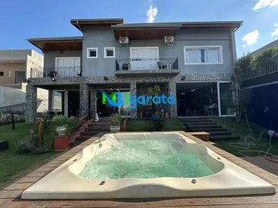 Fazenda/Sítio com 5 Quartos à venda, 275m² no Centro, Igaratá