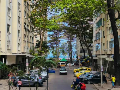 Apartamento com 2 Quartos à venda, 75m² no Leme, Rio de Janeiro