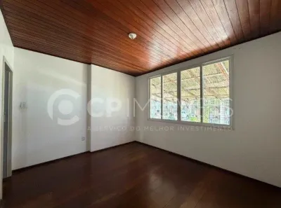 Casa com 2 Quartos para alugar, 200m² no Floresta, Porto Alegre