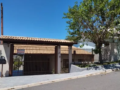 Casa com 3 Quartos à venda, 210m² no Jardim Maristela, Atibaia