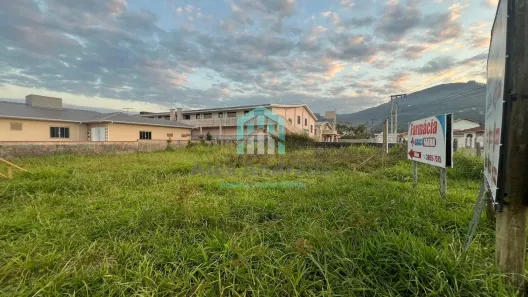 Lote/Terreno à venda, 695m² no Fundos, Biguaçu