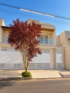 Casa com 3 Quartos à venda, 128m² no Lagoa, Macaé