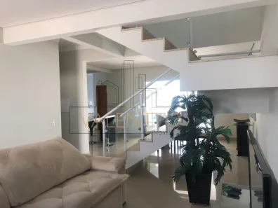 Casa de Condomínio com 3 Quartos para alugar, 235m² no Roncáglia, Valinhos