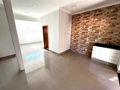 Sobrado com 3 Quartos para alugar, 105m² no Vila Rosa, Goiânia