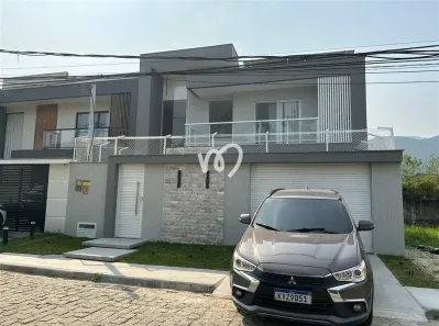 Casa de Condomínio com 4 Quartos à venda, 200m² no Vargem Pequena, Rio de Janeiro