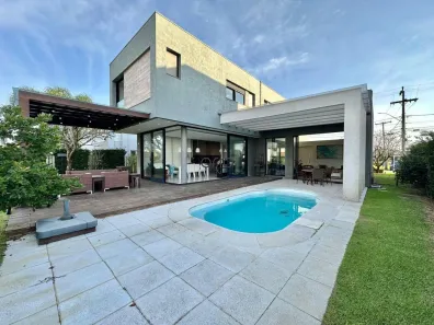 Casa de Condomínio com 4 Quartos à venda, 265m² no Remanso, Xangri-lá