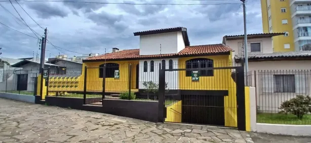 Casa com 3 Quartos para alugar, 250m² no Jardim América, Caxias do Sul