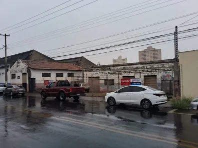 Galpão/Depósito/Armazém à venda, 552m² no Centro, Araraquara