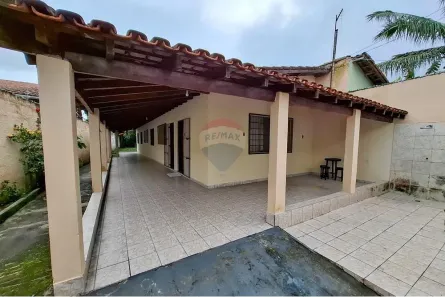 Casa com 3 Quartos à venda, 181m² no Jardim Brasil, Caraguatatuba