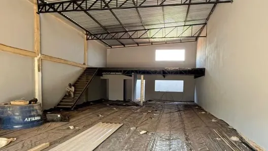 Galpão/Depósito/Armazém à venda, 295m² no Jardim Holanda, Uberlândia