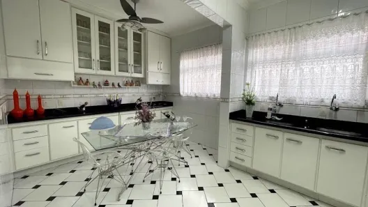 Casa com 3 Quartos à venda, 237m² no Marapé, Santos