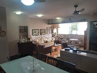 Apartamento com 3 Quartos à venda, 183m² no Osvaldo Rezende, Uberlândia