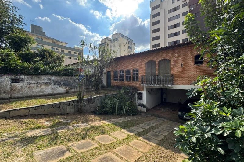 Casa com 4 quartos — São José, Belo Horizonte