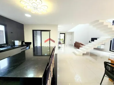 Sobrado com 4 Quartos à venda, 320m² no Residencial Ouroville, Taubaté