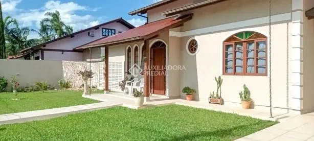 Casa com 3 Quartos à venda, 118m² no Carianos, Florianópolis