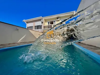 Sobrado com 7 Quartos à venda, 304m² no Guaratuba, Guaratuba