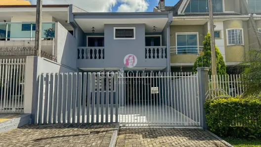 Sobrado com 4 Quartos à venda, 160m² no Xaxim, Curitiba