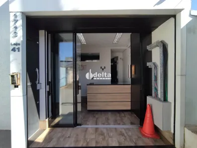 Ponto Comercial para alugar, 500m² no Nossa Senhora Aparecida, Uberlândia