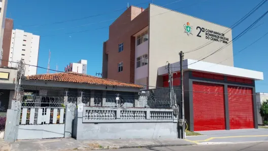 Casa com 5 Quartos à venda, 418m² no Dionisio Torres, Fortaleza