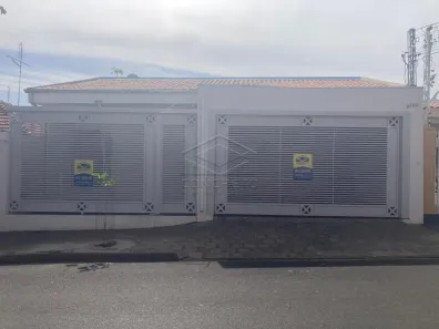 Casa com 3 Quartos para alugar, 270m² no Vila Camargo, Bauru