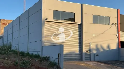 Galpão/Depósito/Armazém para alugar, 336m² no Jardim Brasília, Uberlândia