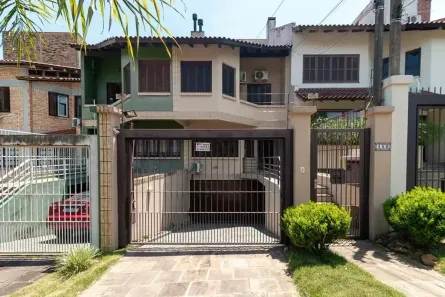Casa com 4 Quartos à venda, 308m² no Chácara das Pedras, Porto Alegre