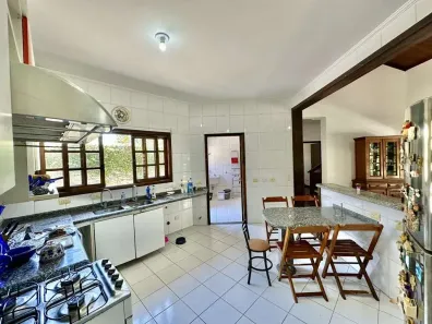 Casa de Condomínio com 3 Quartos à venda, 255m² no Jardim Ana Estela, Carapicuíba