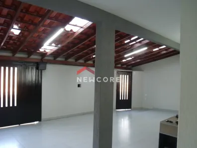 Casa com 3 Quartos à venda, 227m² no Jardim Patrícia, Uberlândia