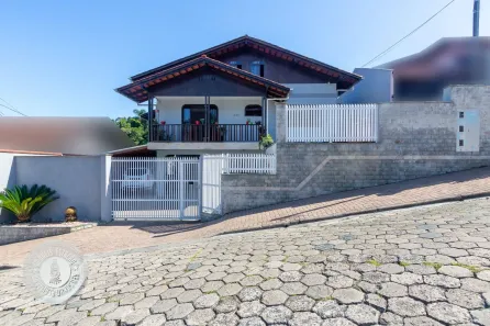 Casa com 3 Quartos à venda, 374m² no Velha, Blumenau