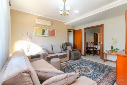 Casa com 5 Quartos à venda, 192m² no Passo da Areia, Porto Alegre