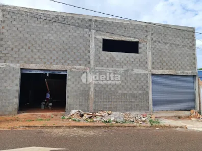 Ponto Comercial para alugar, 415m² no Jardim Brasília, Uberlândia