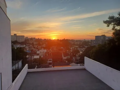 Casa com 3 Quartos à venda, 226m² no Santo Antônio, Porto Alegre