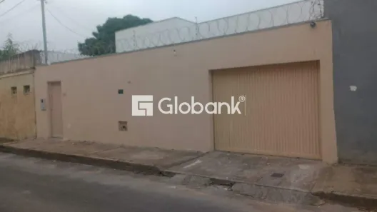 Casa com 3 Quartos à venda, 67m² no Alice Maia, Montes Claros