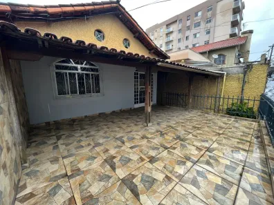 Casa com 3 Quartos à venda, 180m² no Três Barras, Contagem