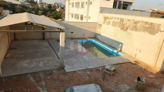 Casa com 3 Quartos à venda, 360m² no São João Batista (Venda Nova), Belo Horizonte