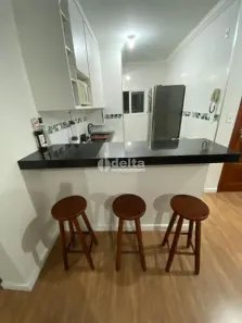 Apartamento com 2 Quartos à venda, 70m² no Jardim Patrícia, Uberlândia